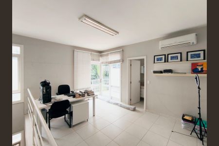 Casa de condomínio à venda com 312m², 3 quartos e 2 vagas