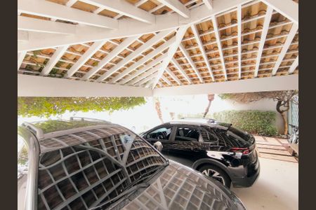 Casa de condomínio à venda com 312m², 3 quartos e 2 vagas