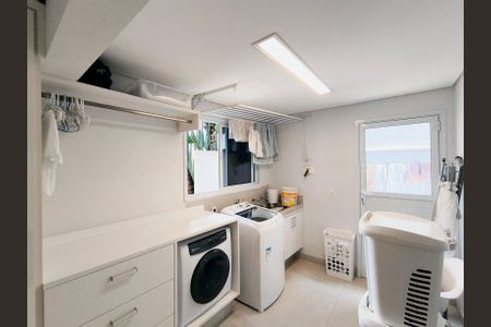 Casa de condomínio à venda com 312m², 3 quartos e 2 vagas