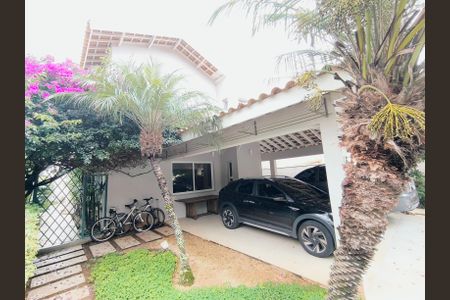 Casa de condomínio à venda com 312m², 3 quartos e 2 vagas