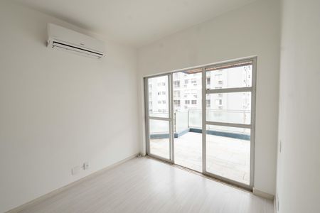 Sala de apartamento para alugar com 2 quartos, 81m² em Barra da Tijuca, Rio de Janeiro