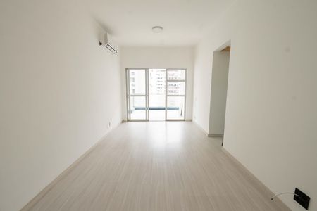 Sala de apartamento para alugar com 2 quartos, 81m² em Barra da Tijuca, Rio de Janeiro
