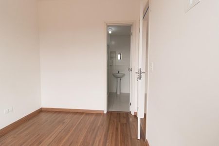 Quarto 1 de apartamento para alugar com 1 quarto, 26m² em Novo Mundo, Curitiba