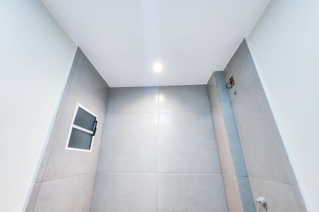 Banheiro  de kitnet/studio à venda com 1 quarto, 34m² em Centro, Rio de Janeiro