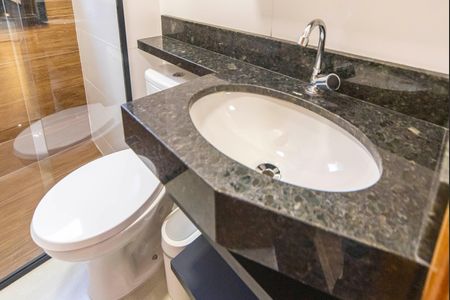 Apartamento para alugar com 50m², 2 quartos e 1 vaga Apartamento para alugar com 50m², 2 quartos e 1 vagaBanheiro do Quarto 2