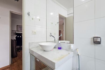Apartamento para alugar com 76m², 2 quartos e 1 vaga Apartamento para alugar com 76m², 2 quartos e 1 vagabanheiro