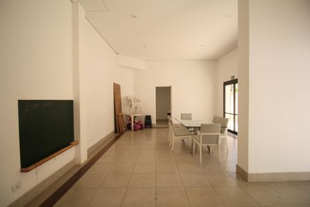 Apartamento à venda com 189m², 3 quartos e 2 vagasÁrea comum - Salão de festas