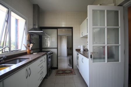 Apartamento à venda com 189m², 3 quartos e 2 vagasCozinha