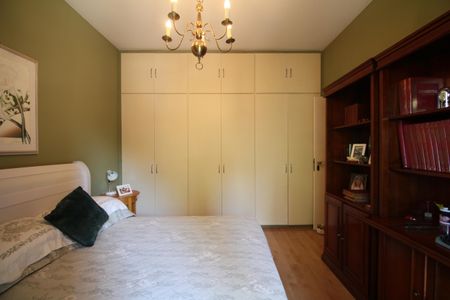 Apartamento à venda com 189m², 3 quartos e 2 vagasQuarto 1