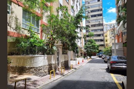 Apartamento à venda com 35m², 1 quarto e sem vagaÁrea externa