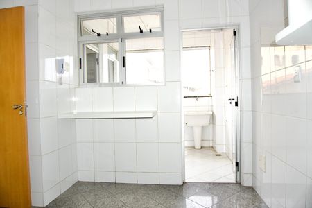 Apartamento para alugar com 240m², 5 quartos e 3 vagas Apartamento para alugar com 240m², 5 quartos e 3 vagasCozinha