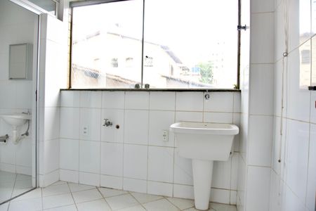 Apartamento para alugar com 240m², 5 quartos e 3 vagas Apartamento para alugar com 240m², 5 quartos e 3 vagasÁrea de Serviço