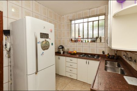 Casa para alugar com 300m², 2 quartos e 2 vagasCozinha