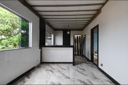 Casa para alugar com 300m², 2 quartos e 2 vagasSala Casa 2