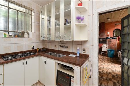 Casa para alugar com 300m², 2 quartos e 2 vagasCozinha