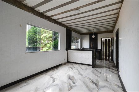 Casa para alugar com 300m², 2 quartos e 2 vagasSala Casa 2