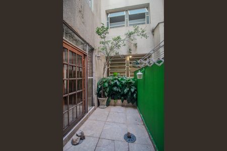 Apartamento à venda com 90m², 2 quartos e sem vaga Apartamento à venda com 90m², 2 quartos e sem vagaquintal