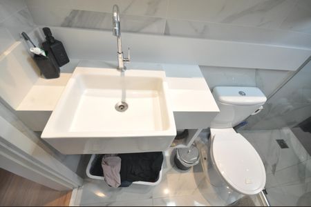 Apartamento à venda com 80m², 2 quartos e 2 vagasBanheiro da Suíte