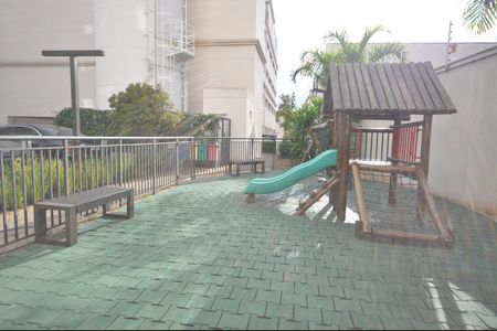 Apartamento à venda com 80m², 2 quartos e 2 vagasÁrea comum - Playground