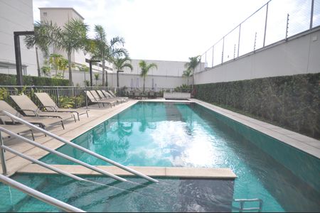 Apartamento à venda com 80m², 2 quartos e 2 vagasÁrea comum - Piscina