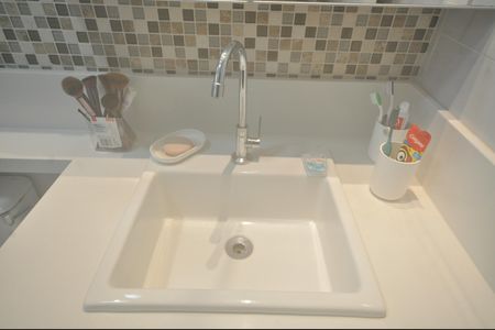 Apartamento à venda com 80m², 2 quartos e 2 vagasBanheiro Social