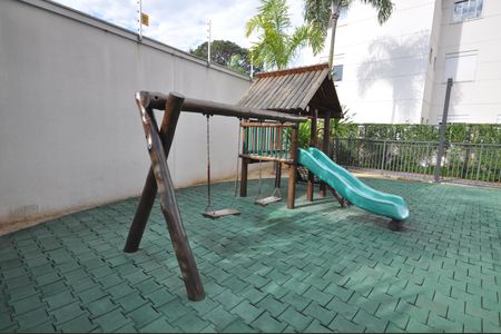 Apartamento à venda com 80m², 2 quartos e 2 vagasÁrea comum - Playground