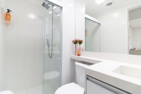 Apartamento à venda com 58m², 2 quartos e 1 vaga Apartamento à venda com 58m², 2 quartos e 1 vagaBanheiro Social