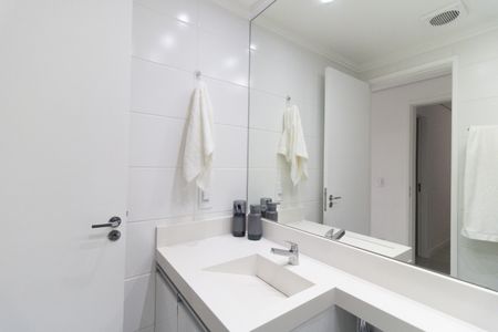 Apartamento à venda com 58m², 2 quartos e 1 vaga Apartamento à venda com 58m², 2 quartos e 1 vagaBanheiro da Suíte