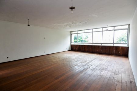 Casa para alugar com 1000m², 6 quartos e 3 vagasSala 2