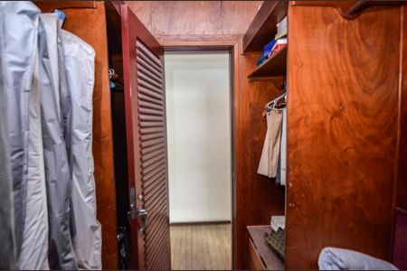 Casa para alugar com 1000m², 6 quartos e 3 vagasCloset do Quarto 6