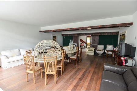 Casa para alugar com 1000m², 6 quartos e 3 vagasSala 1