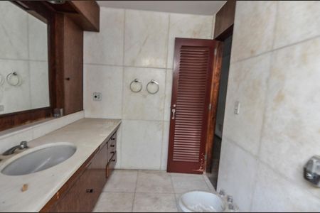 Casa para alugar com 1000m², 6 quartos e 3 vagasBanheiro do Quarto 6