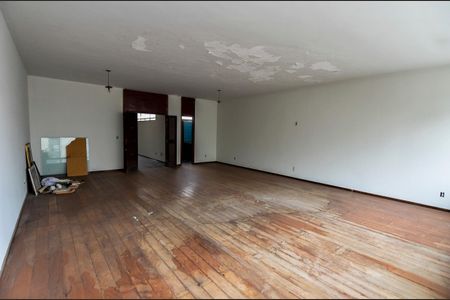 Casa para alugar com 1000m², 6 quartos e 3 vagasSala 2