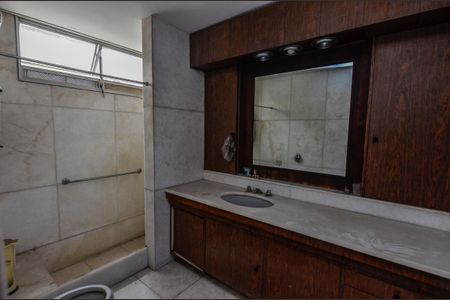 Casa para alugar com 1000m², 6 quartos e 3 vagasBanheiro do Quarto 6