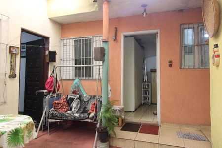 Casa à venda com 300m², 6 quartos e sem vagaQuintal / área de serviço