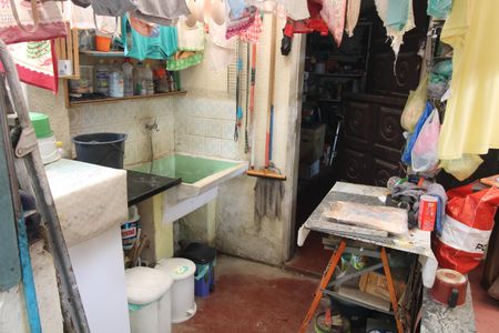 Casa à venda com 300m², 6 quartos e sem vagaQuintal / área de serviço