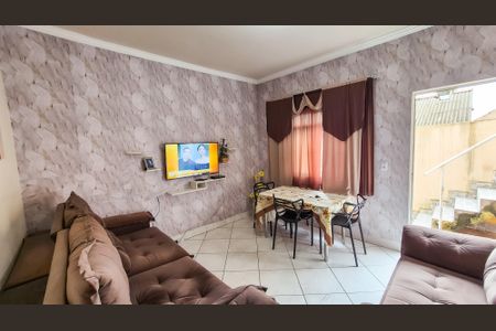 Sala de casa para alugar com 2 quartos, 64m² em Irajá, Rio de Janeiro