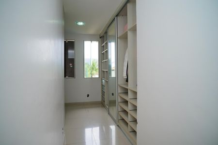 Casa de condomínio para alugar com 460m², 3 quartos e 2 vagas Casa de condomínio para alugar com 460m², 3 quartos e 2 vagasCloset da suíte