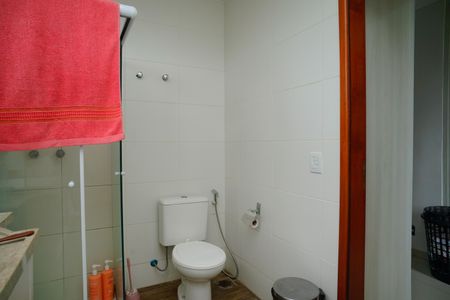 Casa de condomínio para alugar com 460m², 3 quartos e 2 vagas Casa de condomínio para alugar com 460m², 3 quartos e 2 vagasBanheiro da Suíte