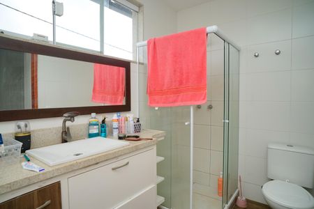 Casa de condomínio para alugar com 460m², 3 quartos e 2 vagas Casa de condomínio para alugar com 460m², 3 quartos e 2 vagasBanheiro da Suíte