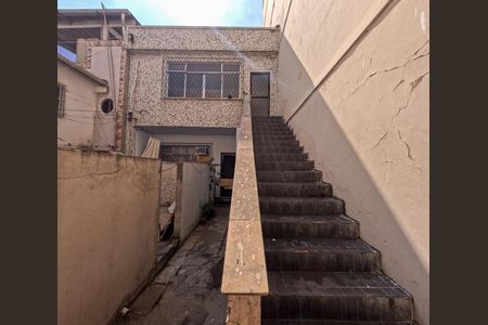 Casa para alugar com 65m², 1 quarto e sem vagaEscada