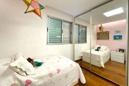Apartamento à venda com 128m², 3 quartos e 3 vagasQuarto 2