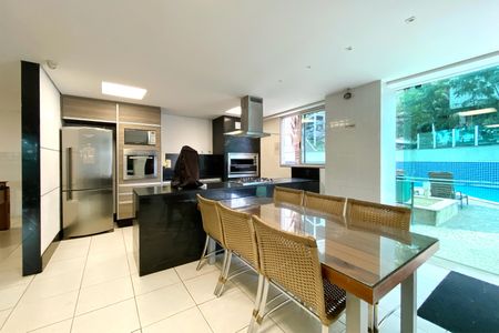 Apartamento à venda com 128m², 3 quartos e 3 vagasÁrea comum