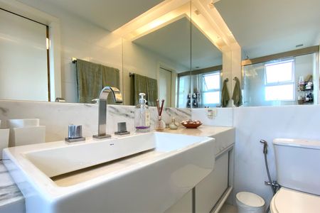 Apartamento à venda com 128m², 3 quartos e 3 vagasBanheiro da Suíte 1