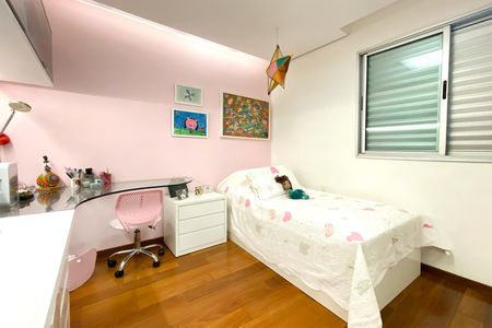 Apartamento à venda com 128m², 3 quartos e 3 vagasQuarto 2