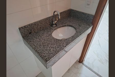Apartamento para alugar com 48m², 2 quartos e sem vaga Apartamento para alugar com 48m², 2 quartos e sem vagaBanheiro