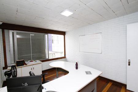 Casa à venda com 280m², 6 quartos e 3 vagasQuarto 5 