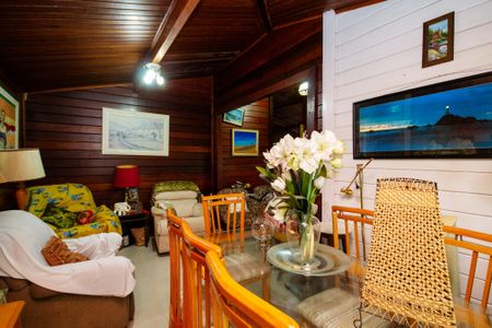 Casa de condomínio para alugar com 269m², 3 quartos e 2 vagas Casa de condomínio para alugar com 269m², 3 quartos e 2 vagasSala de Jantar