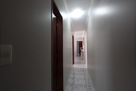 Casa à venda com 310m², 3 quartos e 4 vagasCorredor