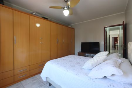 Casa à venda com 310m², 3 quartos e 4 vagasQuarto 2